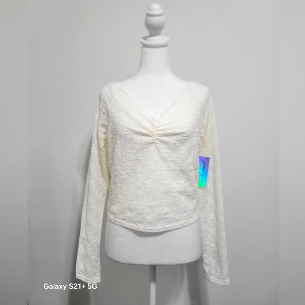 Derek Heart Elegant Cream Lace Women's Top